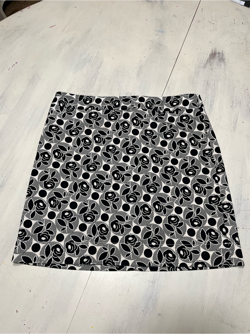 Ann Taylor Loft Petites Stretch Black/White Geo Floral Mini Skirt Women’s 4P